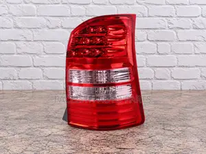 Taa ya Mkia kwa Toyota Wish (2001-2004) - Reverse Middle