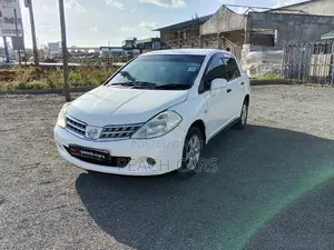 Nissan Tiida 2008 Nyeupe