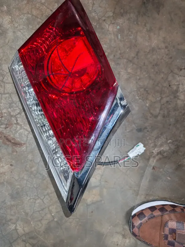 Toyota Crown Boot Light - 1