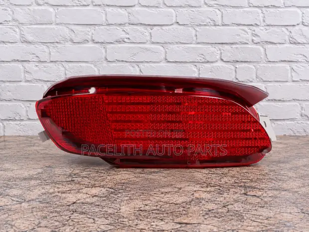 Reflector ya Nyuma ya Toyota Harrier / Lexus RX350 (2010-2012) - 1