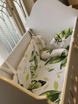 Kitanda Kipya cha Mbao cha Mtoto na Vifaa