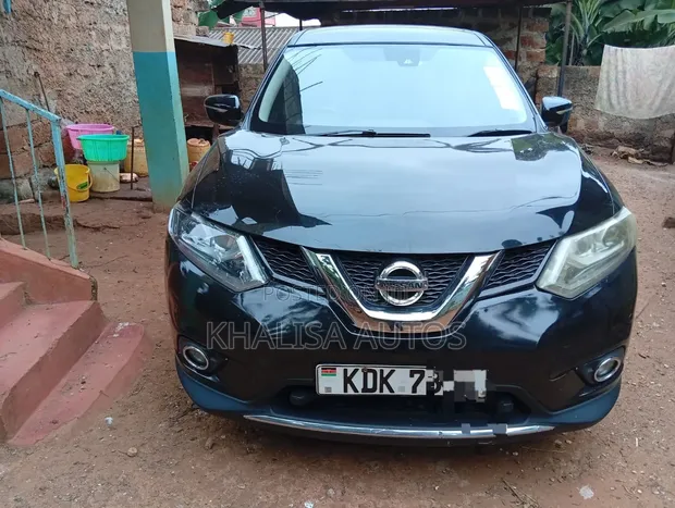 Nissan X-Trail 2017 Nyeusi - 1