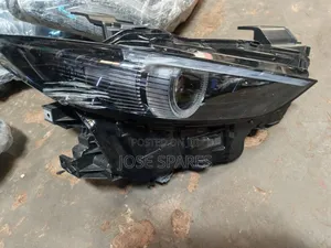 Mazda 3 Axela Headlight
