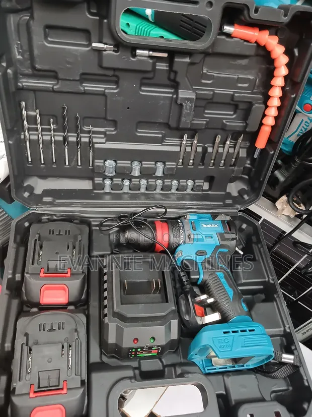 Makita Cordless Brushless Drill Kit - 1