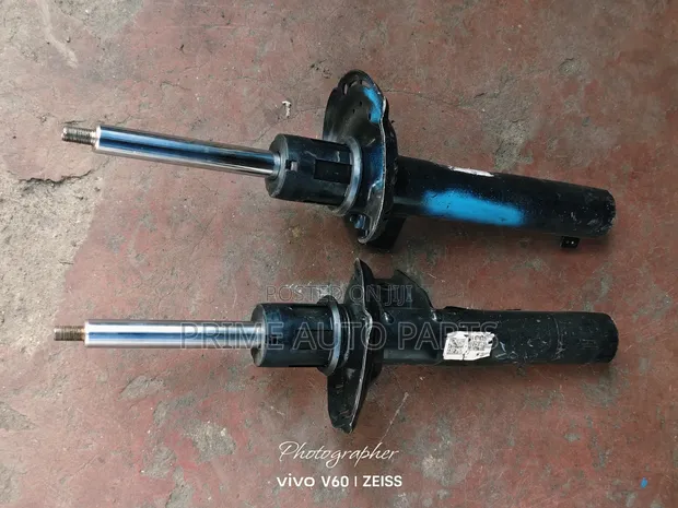 Volkswagen Golf Mk5 Front Shock Absorbers (Zilizotumika) - 1