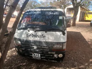 Toyota TownAce 2000 Nyeupe