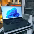 Laptopi ya Dell Precision 5520 - Intel Core i7, 8GB RAM, 256GB SSD - 2