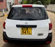 Nissan Advan 2009 Nyeupe - 3