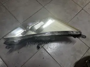 Toyota Ractis 2012 Headlight