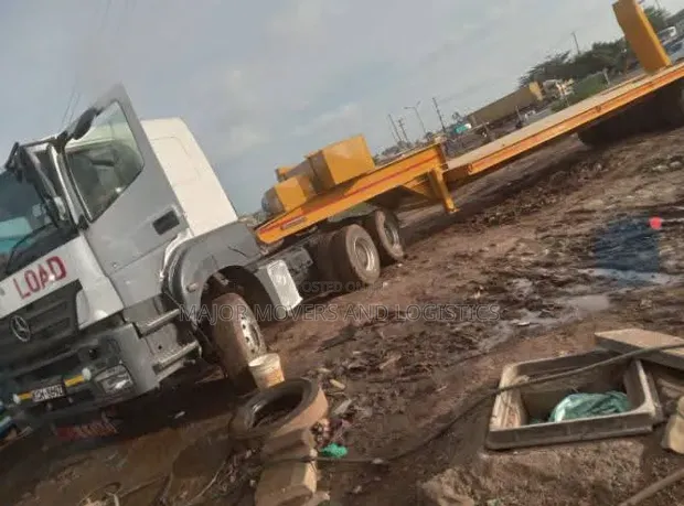 Low Loader Trailer for Heavy Transportation - 1