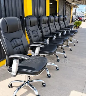 Boss Office Products Kiti Nyeusi cha Ofisi cha Ngozi kinachoweza Kurekebishwa