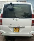 Toyota Noah 2006 Nyeupe - 2
