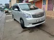 Toyota Noah 2012 Nyeupe - 1
