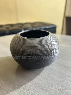 Kikombe cha Fedha na Kijivu (Kidogo cha Mviringo)