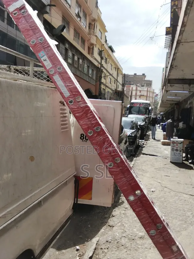 9.6m Fiberglass Extension Ladder 2x16 - 1