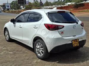 Mazda Demio 2016 Pearl