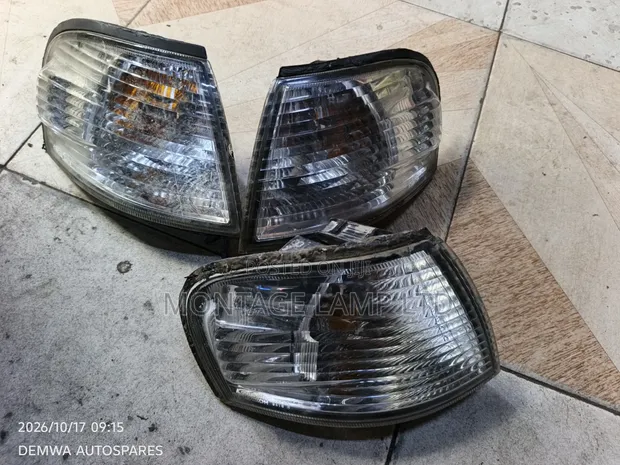 Nissan B15 Corner Lamps (Pair) - 1
