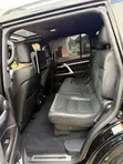 Toyota Land Cruiser 4.6 V8 ZX 2017 Nyeusi - 3