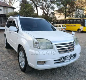 Nissan X-Trail 2006 Nyeupe