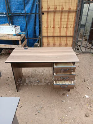 Modern Office Desk - Spacious Professional Desk