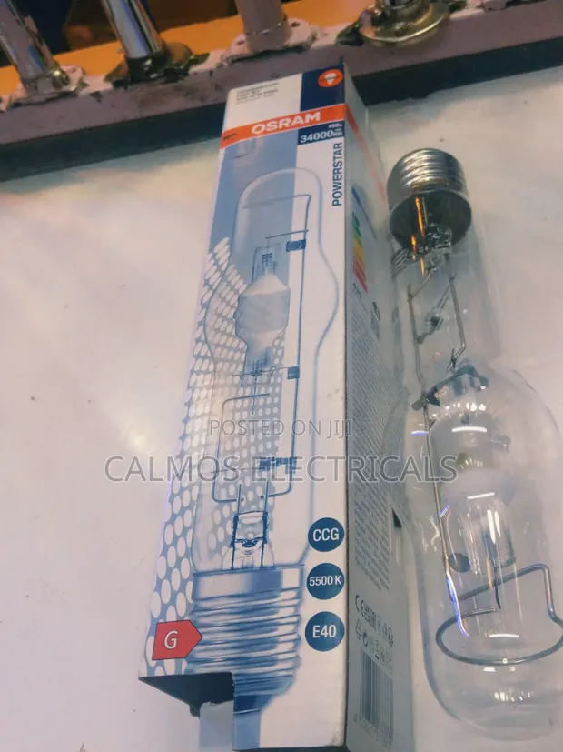 400W Street Light Bulb - Daylight, E40 Holder - 1