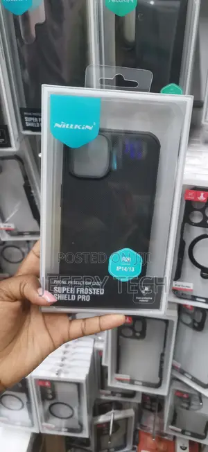 Nillkin Super Frosted Shield Case kwa iPhone 14/13 (6.1")