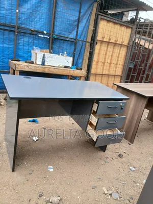 Boss Office Products Executive Desk - Mpya Kabisa