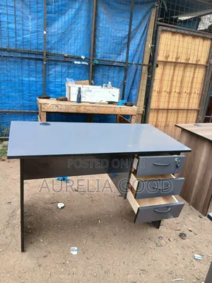 Custom Design Office Desk - Mpya Kabisa