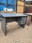 Boss Office Products Executive Desk - Mpya Kabisa - 1