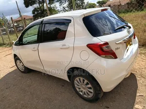 Toyota Vitz 2016 Nyeupe