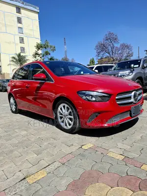 Mercedes-Benz B-Class B180 Petrol 2019 Nyekundu