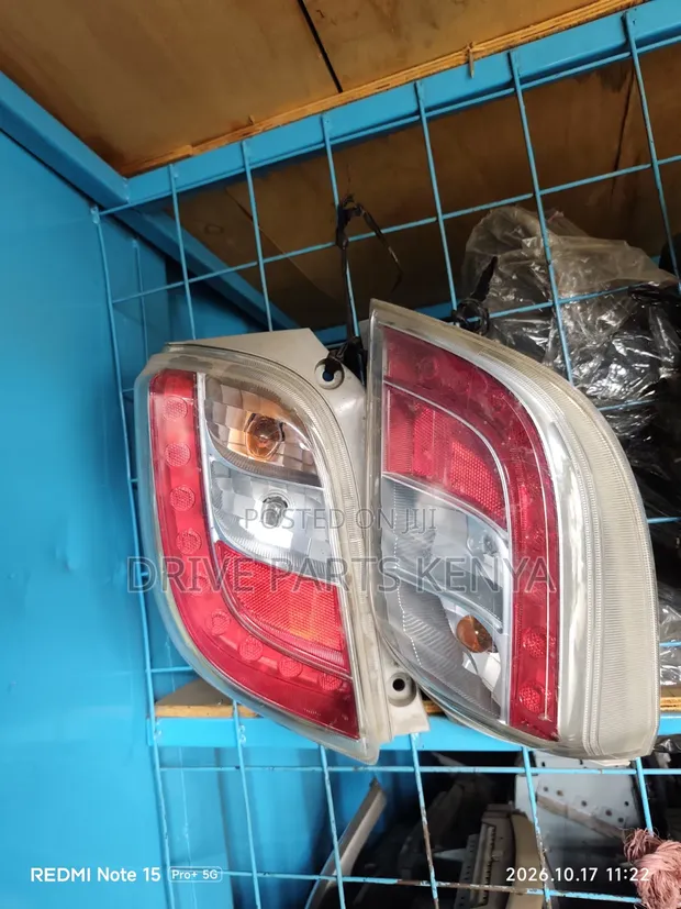 Daihatsu Mira Taillight - 1