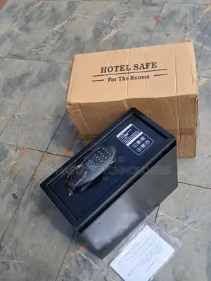 Digital Safe Box with Emergency Key
