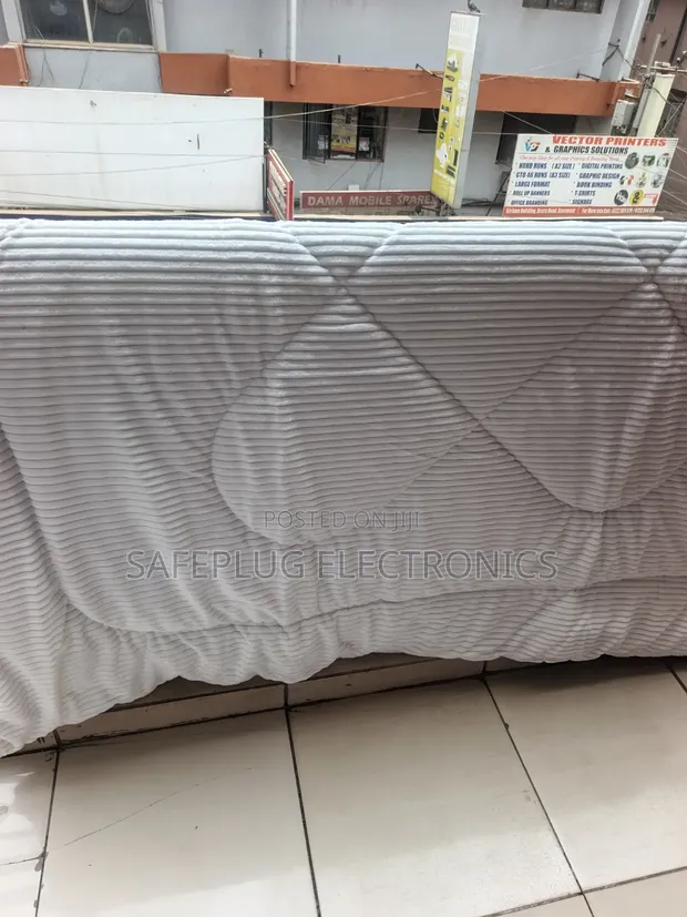Duvet ya Velvet ya Budget ya Single 6x6 - 1