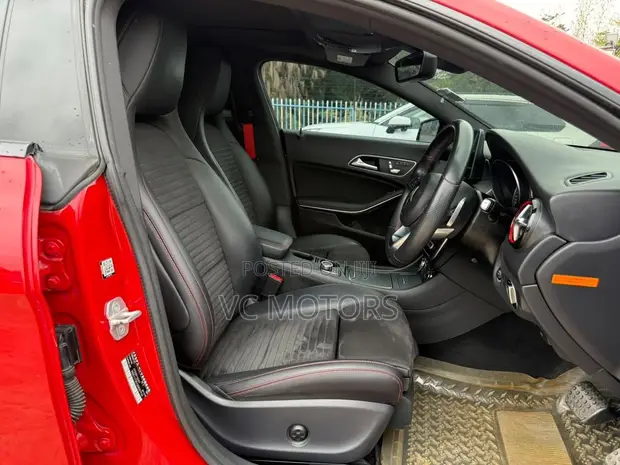 Mercedes-Benz CLA 250 Sedan 2017 Red - 1