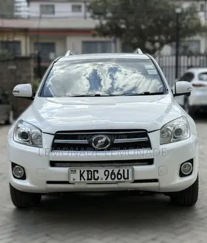 Toyota RAV4 2014 Nyeupe