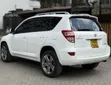 Toyota RAV4 2014 Nyeupe - 2
