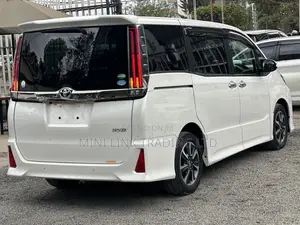 Toyota Noah 2.0 FWD (8 Seater) 2019 White