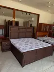 Kitanda cha Premium King Size cha Mbao ya Mahogany - 4