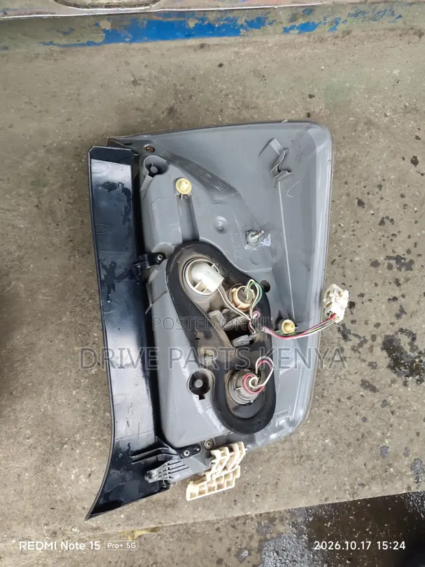 Taa ya Nyuma ya Toyota Prius 2015 - 1