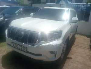 Toyota Land Cruiser Prado TX 2018 White