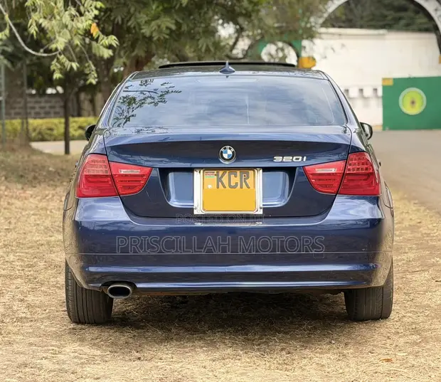 BMW 320i 2012 Bluu - 1