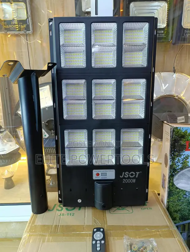 2000W RL Solar Street Light with Pole - 1