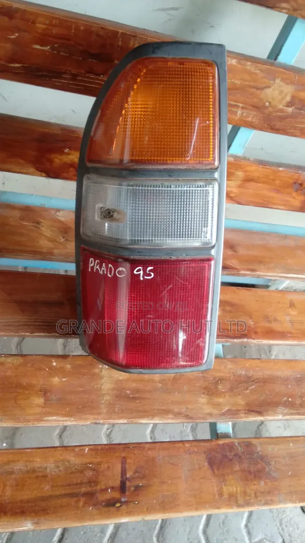 Toyota Land Cruiser Prado 95 Taillight (Used) - 1