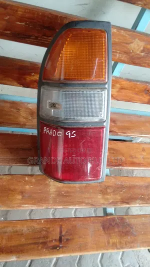 Taa ya Nyuma ya Toyota Land Cruiser Prado 95 (Iliyotumika)