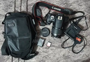 Canon EOS 2000D DSLR Camera na Lens ya 18-55mm