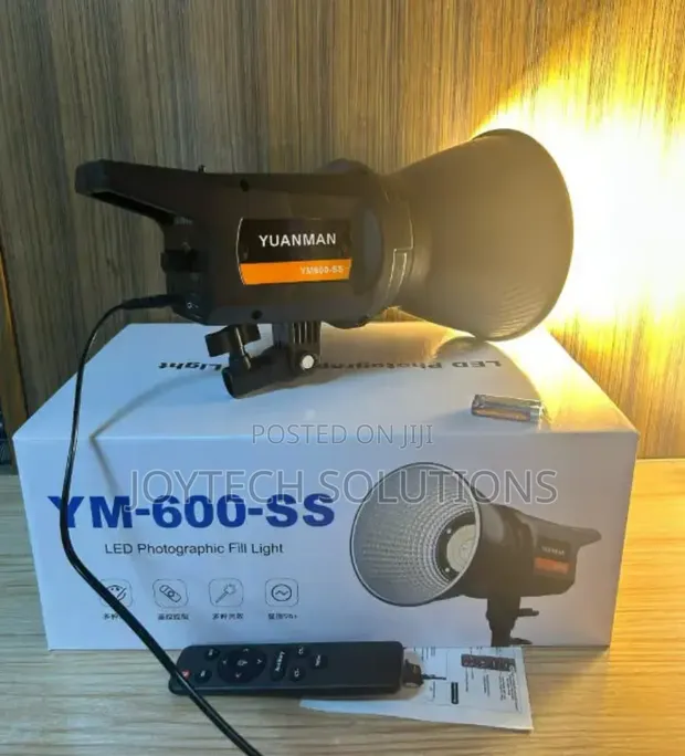 Yuanman YM-600-SS Professional LED Photography Studio Fill Light - 1