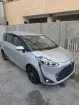Toyota Sienta 2019 Silver - 3