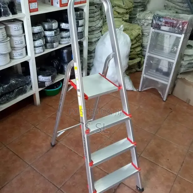 Durable 4-Step Aluminium Ladder - 1