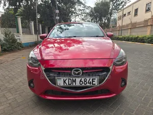 Mazda Demio 2016 Nyekundu
